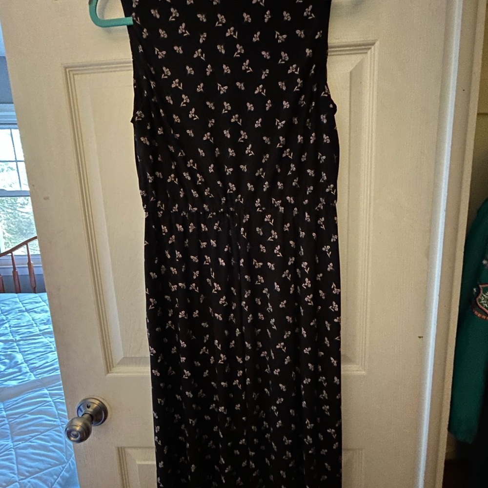 Anne Klein Black Blouse with White Floral Pattern size 8 - Picture 3 of 5